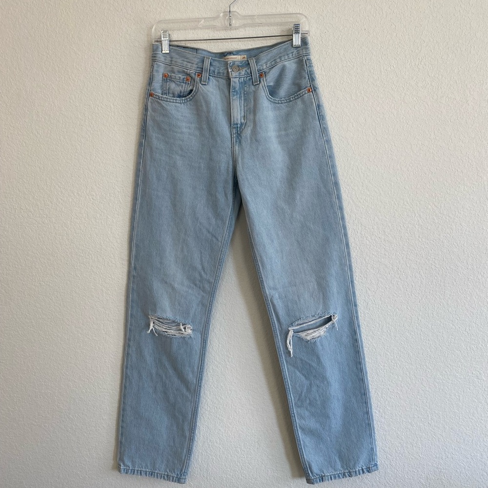 Levi’s Low Rise Straight Lightweight Light Wash Distressed Loose Jeans 25 NWOT